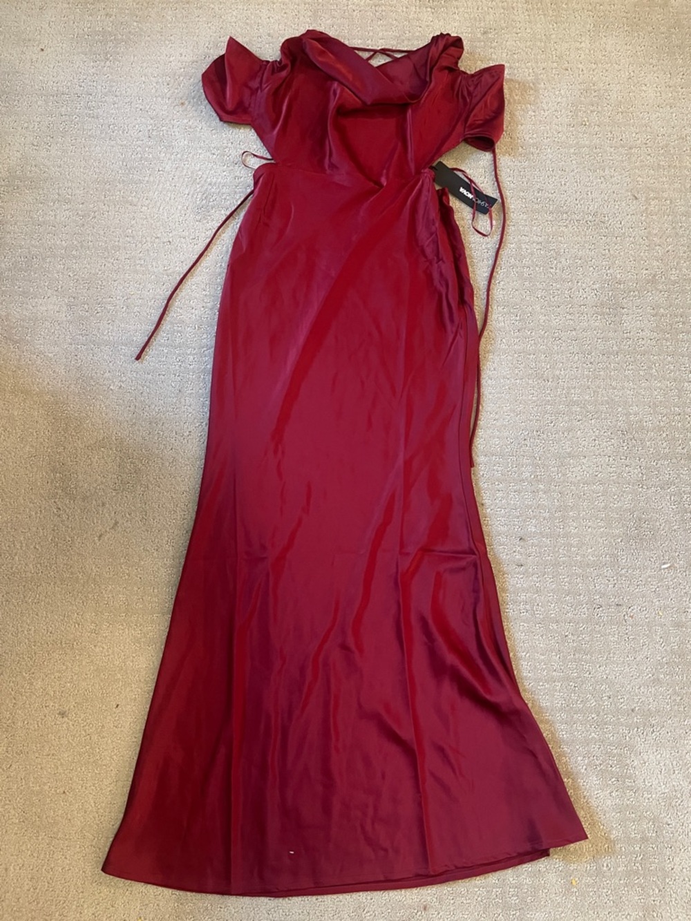 Fashion nova NWT red dress small cut out back maxi cocktail fancy